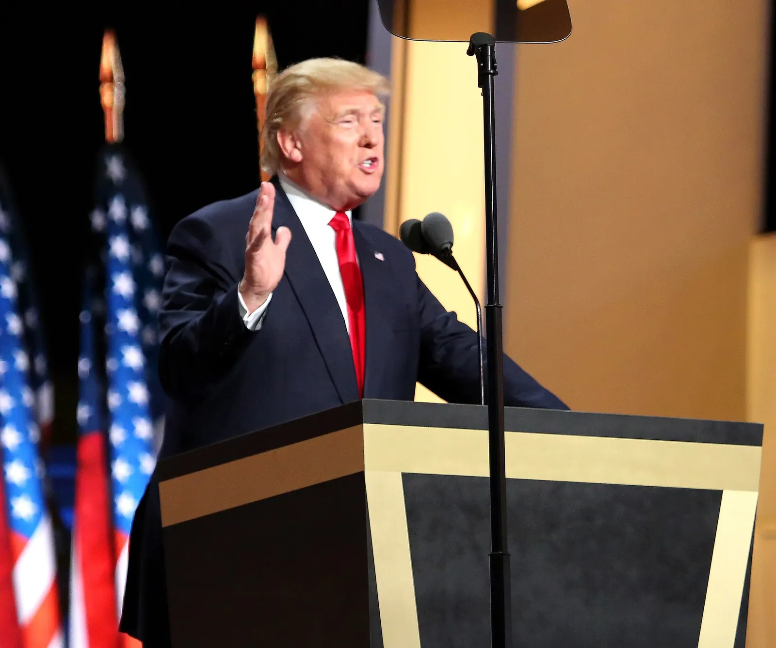Donald Trump bei einem Wahlkampfauftritt vor Anhängern